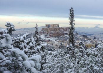 Κακοκαιρία Coral: «Θα φθάσουν τα χιόνια μέχρι τη θάλασσα»