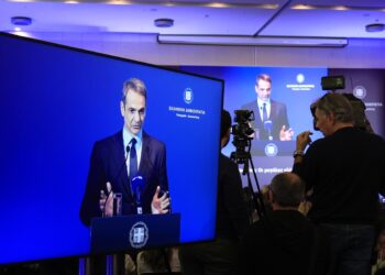 Μητσοτάκης στο Bloomberg: Πρέπει να ξοδεύουμε περισσότερα για την ευρωπαϊκή Άμυνα