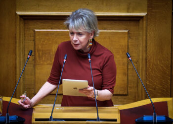 Έλενα Ακρίτα: Οι αιχμές της για την προσχώρηση Θρασκιά στο ΠΑΣΟΚ και το… «πανελλήνιο ρεκόρ»