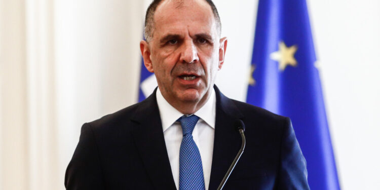 Γεραπετρίτης: Θα είμαστε εκεί για να συμπαρασταθούμε στον λαό της Συρίας στην τεράστια αυτή προσπάθεια ανάκαμψης
