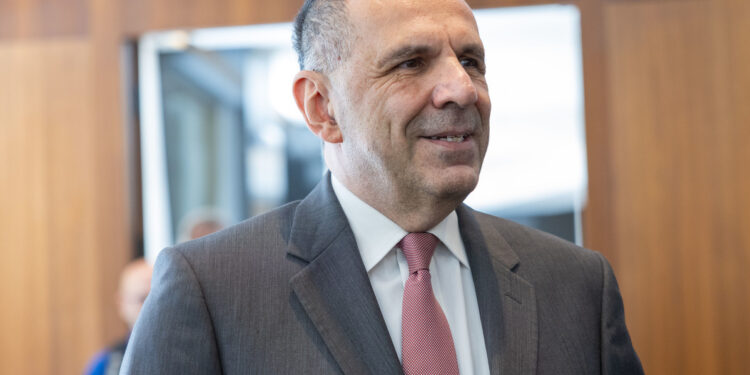 Στη Νέα Υόρκη μεταβαίνει ο Γιώργος Γεραπετρίτης – Τη Δευτέρα θα συναντηθεί με τον ΓΓ του ΟΗΕ