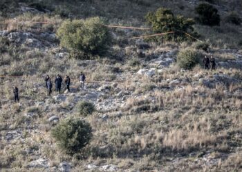 «Μιλούν για κυβέρνηση δολοφόνων: Ως εδώ, αρκετά! »