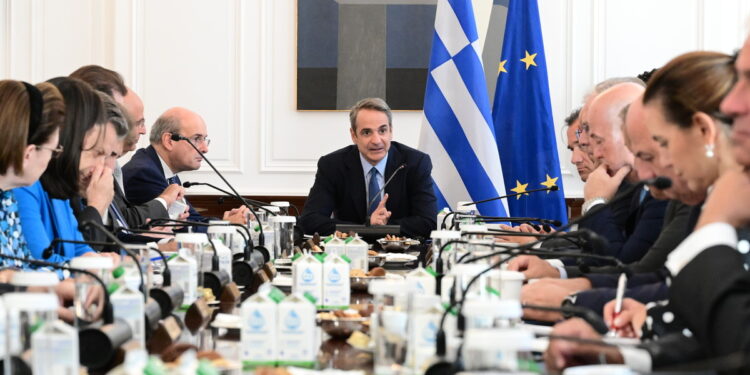 Μπροστά σε μια διπλή πρόκληση