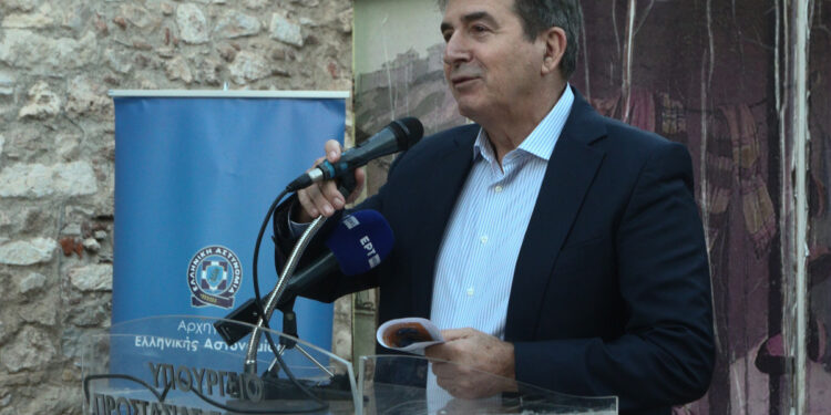 Χρυσοχοΐδης: Ενισχύουμε με πρωτοβουλίες και δράσεις το πλέγμα προστασίας των παιδιών μας