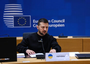 Ουκρανία: Το κοινοβούλιο ενέκρινε το ψήφισμα υποστήριξης στον πρόεδρο Ζελένσκι