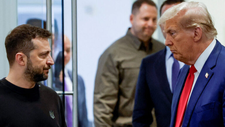 2024-09-27T153333Z_355899162_RC229AA19HMY_RTRMADP_3_UKRAINE-CRISIS-ZELENSKIY-USA-e1733909637144
