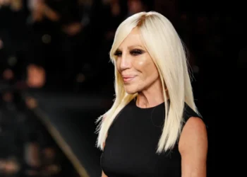 «Έφυγε» η Donatella Versace – Κράτησε για 27 χρόνια το τιμόνι του οίκου