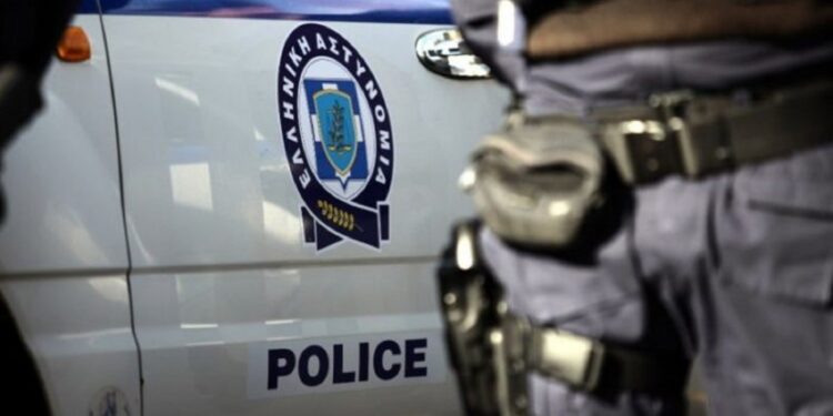 Άγριο επεισόδιο στην Κηφισιά: Ομάδα κουκουλοφόρων επιτέθηκε σε παρέα ανηλίκων
