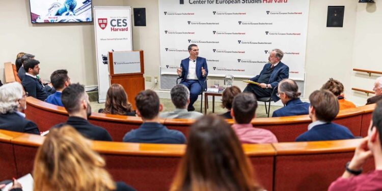 Τρεις και ο …κούκος στο ντεμπούτο του Τσίπρα στο Harvard