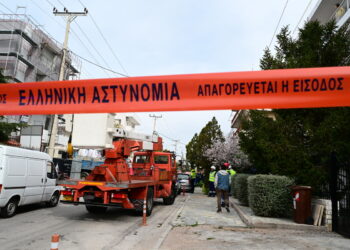 Δύο εργολάβοι συλληφθέντες για το εργατικό δυστύχημα στη Βούλα – Ηλεκτροπληξία η αιτία θανάτου του 28χρονου χειριστή γερανού