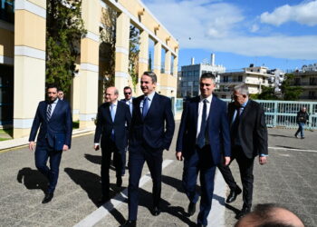 Στο υπουργείο Υποδομών και Μεταφορών ο Μητσοτάκης