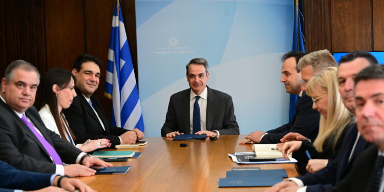 Σε εξέλιξη η σύσκεψη στο υπουργείο Εσωτερικών