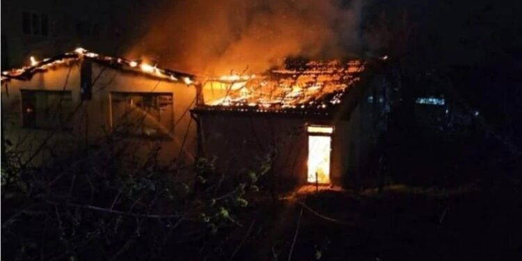 Τουλάχιστον 50 νεκροί από πυρκαγιά που ξέσπασε σε νυχτερινό κέντρο (βίντεο)