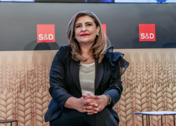 Ευαγγελία Λιακούλη - VIDEO: Η πρώτη της δημόσια απάντηση για το "Κυρία μου" του Νίκου Ανδρουλάκη