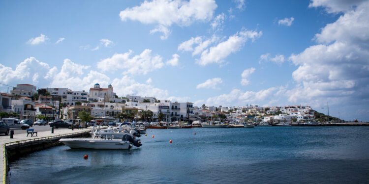 Conde Nast Traveler: Άνδρος – Ο παράδεισος των πεζοπόρων στην Ελλάδα