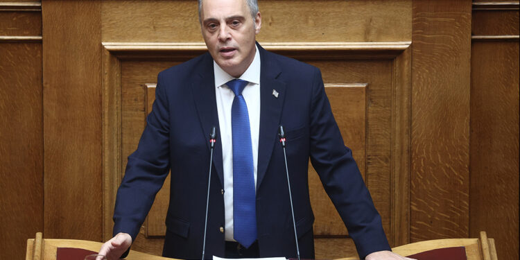 ΝΔ για Βελόπουλο: Τα fake news που διέσπειρε για το δυστύχημα των Τεμπών