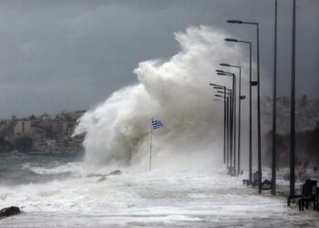Χιόνια στα ορεινά και απαγορευτικό απόπλου σε Πειραιά, Ραφήνα και Λαύριο