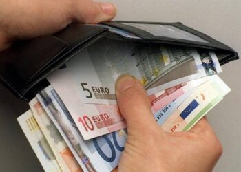 Αύξηση κατώτατου μισθού στα 880€: Στο υπουργικό συμβούλιο την Τετάρτη