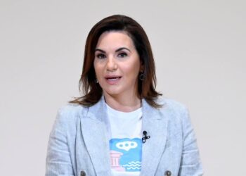 Το μέλλον της Σαντορίνης στον τουρισμό: Οι νέες πρωτοβουλίες του υπουργείου για την κρουαζιέρα