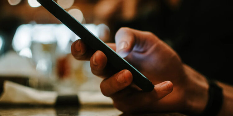 62χρονη από την Ουκρανία έχασε πάνω από 1,2 εκατ. ευρώ από τηλεφωνική απάτη