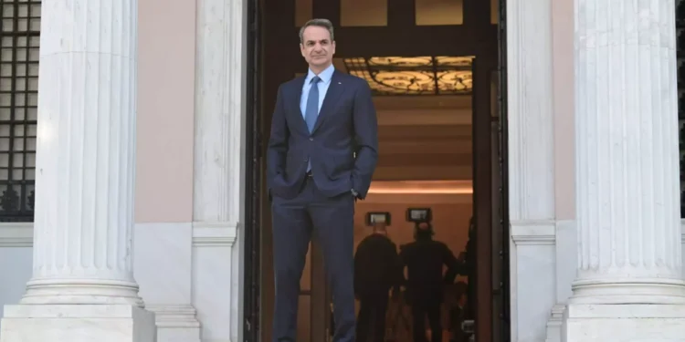 Μπήκε ΤΩΡΑ στο Μαξίμου ο Μητσοτάκης