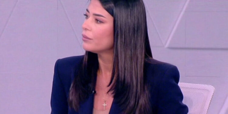 Λατινοπούλου: Ο Βελόπουλος διέδωσε φήμες πως είμαι ερωμένη γνωστού επιχειρηματία