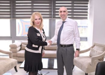 Συνάντηση υφυπουργού Ανάπτυξης Άννας Μάνη με τον Γιάννη Μπρατάκο