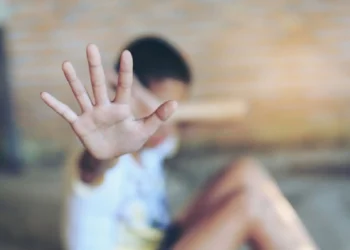 Ενδοοικογενειακή βία στα Χανιά – Χτύπησε τη σύζυγο του και πήρε το μωρό τους