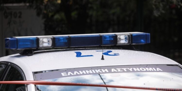 Βγήκαν μαχαίρια στα λιμανάκια Βουλιαγμένης