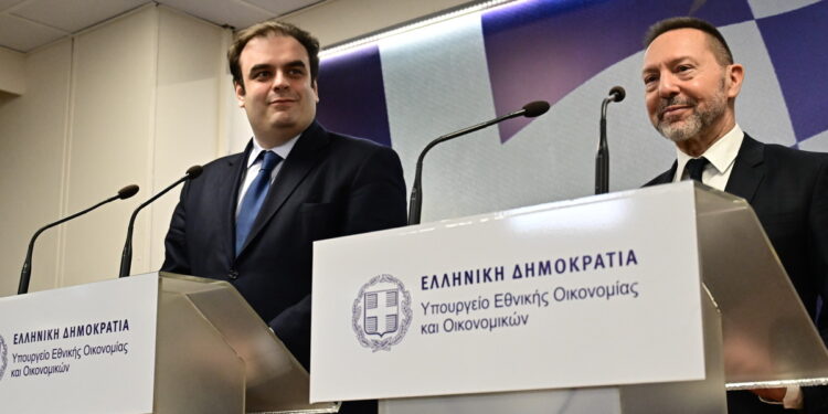 Συνάντηση Πιερρακάκη – Στουρνάρα: Συναντίληψη κυβέρνησης και ΤτΕ για την επόμενη ημέρα της ελληνικής οικονομίας
