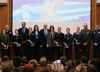 Δένδιας: Η εθελούσια στράτευση των γυναικών θα μας προσφέρει πρόσβαση σε ένα σημαντικότατο ανθρώπινο κεφάλαιο
