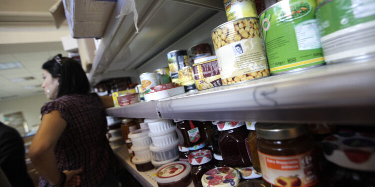 Το Παγκόσμιο Επισιτιστικό Πρόγραμμα μειώνει τη χρηματοδότηση κατά 40%