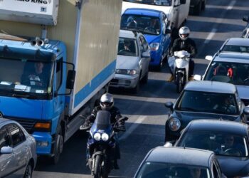 Τρία ΙΧ συγκρούστηκαν στην άνοδο, κοντά στη λεωφόρο Αθηνών