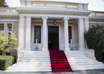 Κυβερνητικές πηγές: Βαθιά παραπλανητικό και αποπροσανατολιστικό το δημοσίευμα της "Εστίας" - Ποια είναι η αλήθεια