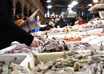 Το ωράριο λειτουργίας σε Βαρβάκειο, Ρέντη και λαϊκές αγορές για τα ψώνια της Σαρακοστής