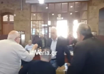 «Θα σου αστράψω μια!» (βίντεο)