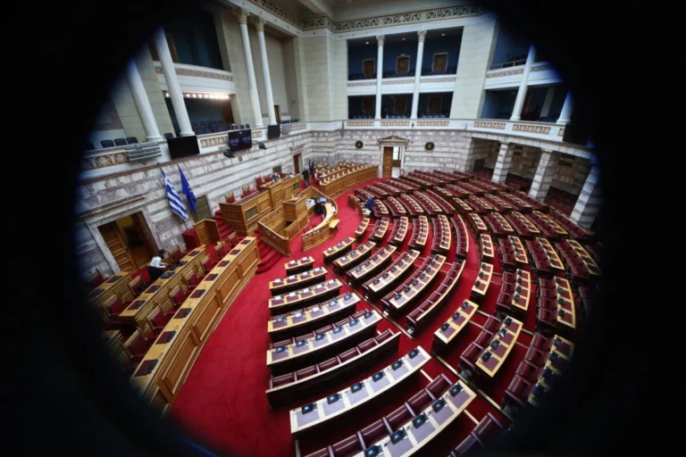 Κορυφώνεται σήμερα στην Ολομέλεια η συζήτηση της πρότασης δυσπιστίας κατά της κυβέρνησης