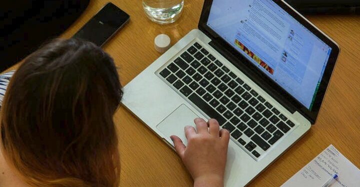 ΕΛΑΣ: Ενημέρωση για την προστασία από τη χειραγώγηση μέσω ψεύτικων λογαριασμών στα μέσα κοινωνικής δικτύωσης