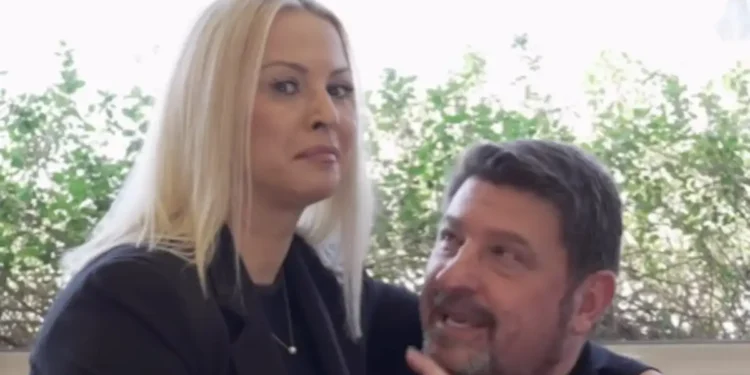 Ερωτευμένος με άλλη γυναίκα με την… άδεια της συζύγου του