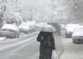 Μετά τα μαγιό…βγαίνουν τα μπουφάν από την ντουλάπα