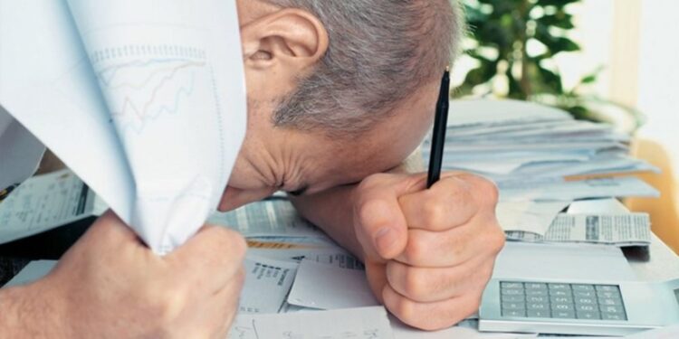 Πόσα χρωστούν φυσικά και νομικά πρόσωπα