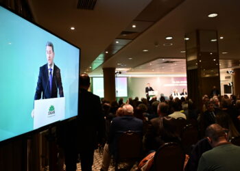 Πονοκέφαλοι και αγκάθια για το κόμμα του Νίκου Ανδρουλάκη