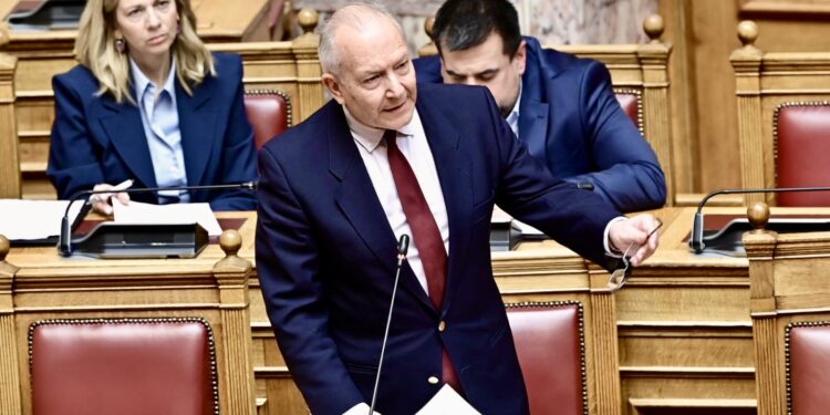 Η ανάπτυξη του Λιμένος Ηρακλείου συνδυάζεται με μεγάλα αναπτυξιακά έργα όπως το νέο αεροδρόμιο και ο ΒΟΑΚ