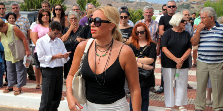 Γωγώ Μαστροκώστα: Νοσηλεύεται στον Ευαγγελισμό