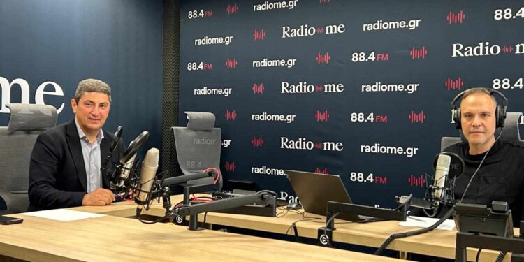 Οι "Ντον Κορλεόνε" οδηγούν τους δημάρχους στο γραφείο Βρούτση για επανένταξη έργων αποζητώντας το χειροφίλημα