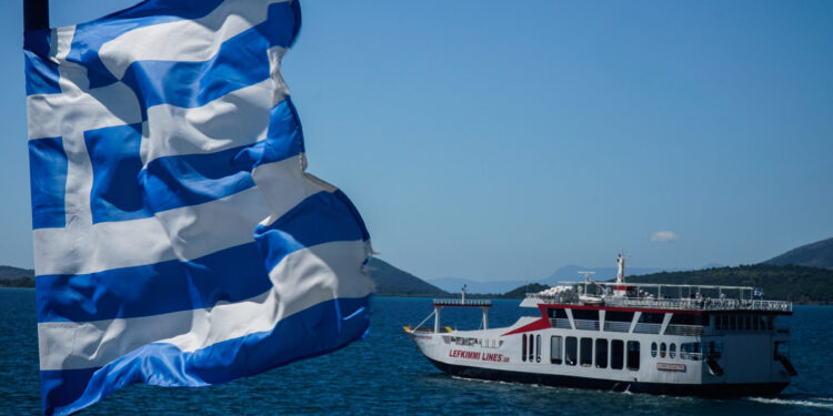 Καιρός: Ετοιμαστείτε για «Αφρικανικό» Πάσχα- Μαγιό και ομπρέλα στη βαλίτσα