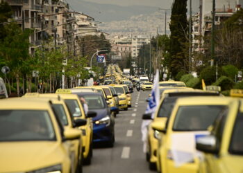Στους δρόμους τα ταξί για τις λεωφορειολωρίδες- Κίτρινη θύελλα στους δρόμους