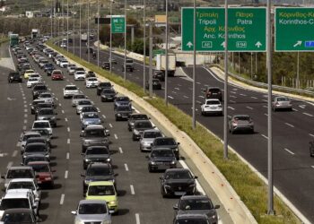 Επιστροφή εκδρομέων Πάσχα: Στο “κόκκινο” τα διόδια της Αθηνών Κορίνθου