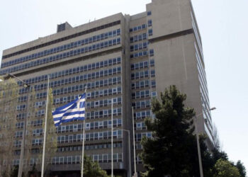 Σύλληψη 59χρονου που φωτογράφιζε στρατιωτικό υλικό!