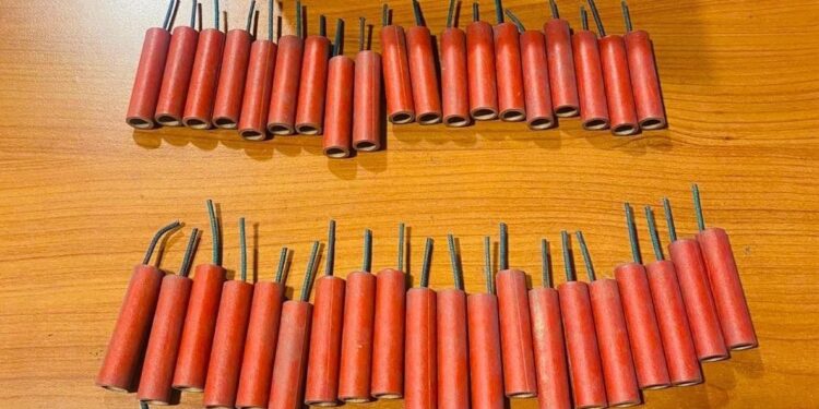 Εντοπίστηκαν περισσότερες από 25.000 κροτίδες – Συνελήφθησαν δύο άτομα